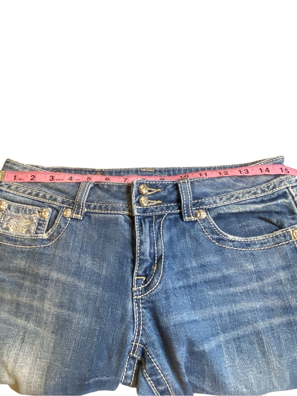 Miss Me Embellished Embroidered Capri Jeans Women’s size 29 - Picture 12 of 16